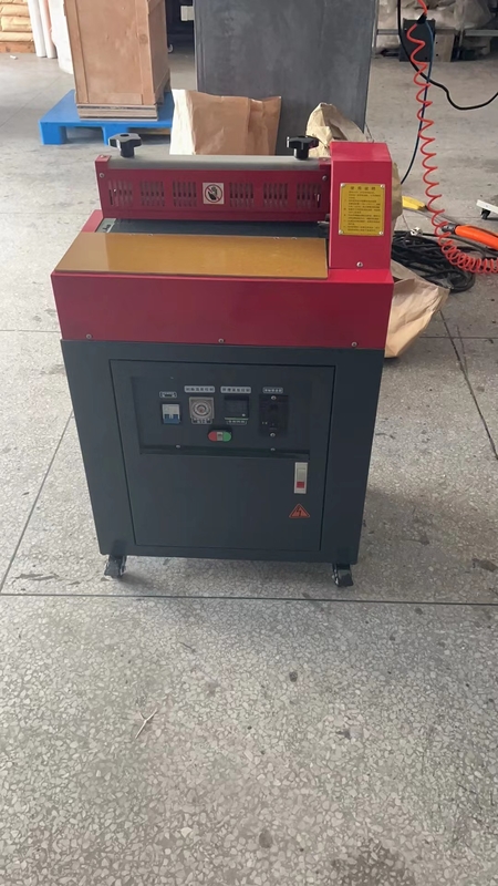 Ayakkabı yapımı için sıcak erimiş yapıştırma makinesi duvar kağıdını yapıştırmak için sıcak erimiş yapıştırıcı