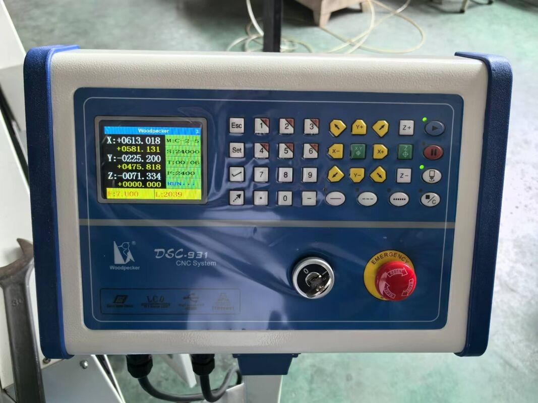 Non-metallic Engraving Machine with 3.7kW Spindle Power 0.05mm Positioning Accuracy 1-Year Warranty