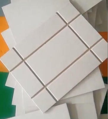 Karton Gri Kağıt Karton için 3.7Kw Otomatik Kanal Açma Makinesi